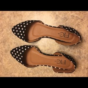 Adorable polka dot flats